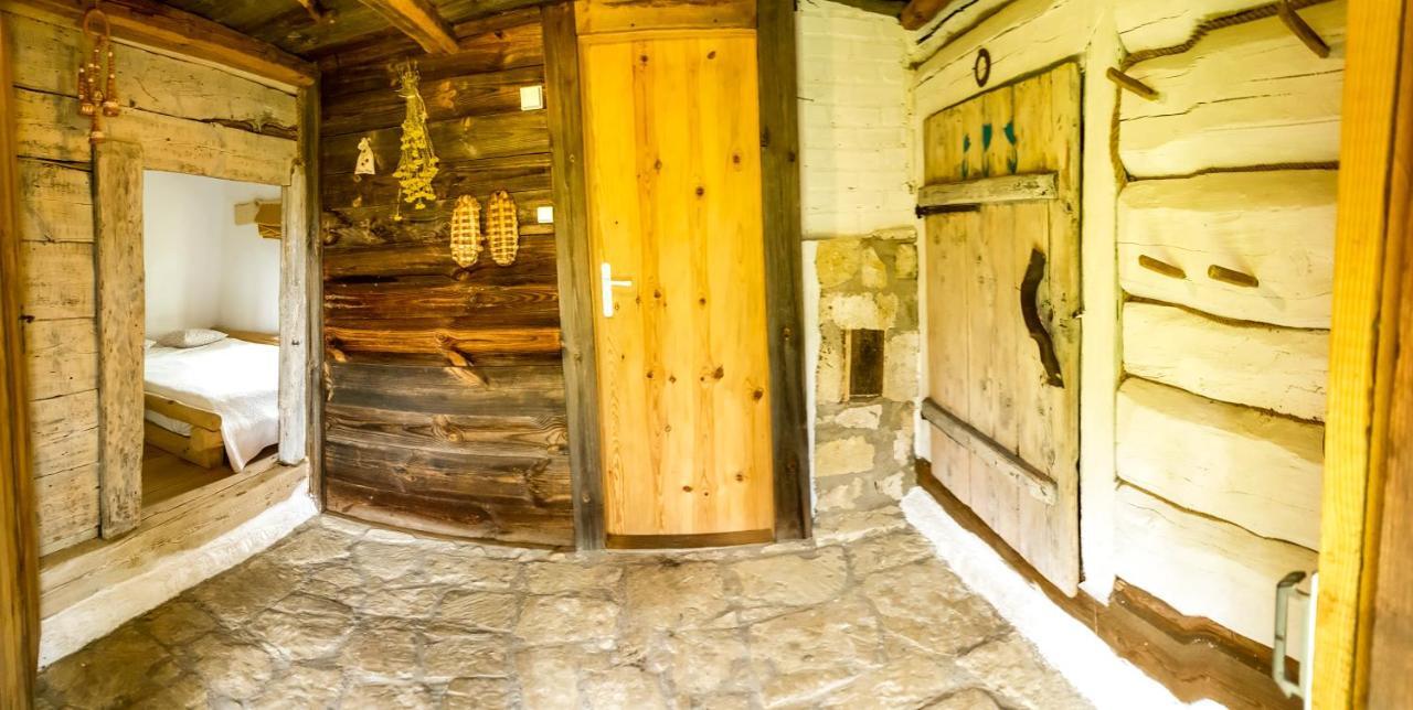 Dzikie Roztocze - Stara Chata Krasnobród Exterior foto